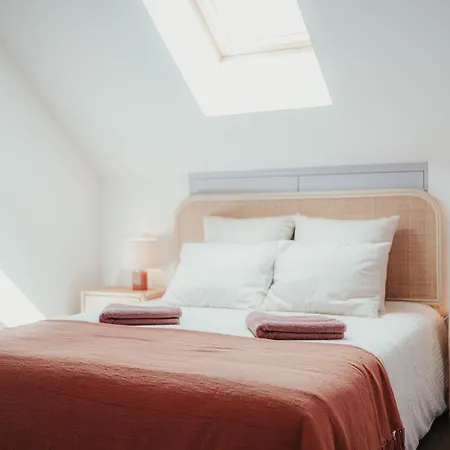 La Maison Rouge De *